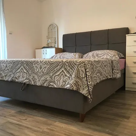 Apartman Antonio 게스트하우스 3*