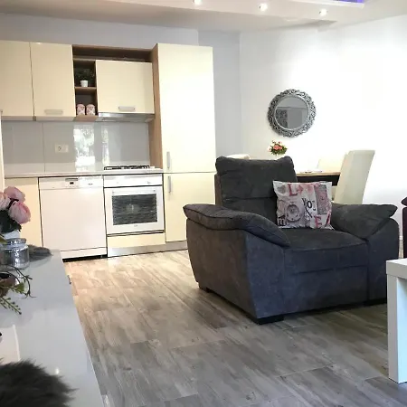 Apartman Antonio 게스트하우스 3*
