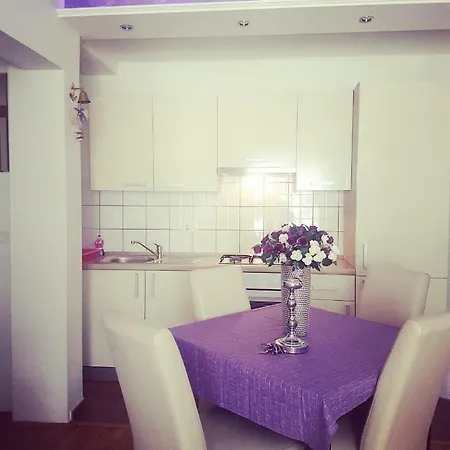 Apartman Antonio 3* 마카르스카